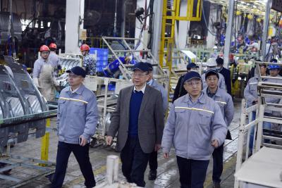 杨青调研易捷特：全力以赴加快布局 抢占新能源市场先机
