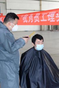 他们的样子，很“雷锋”