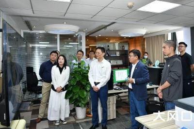 黄伟调研公司报社电视台时强调：坚持守正创新 巩固壮大主流思想舆论