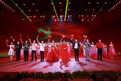 多图直击！这场演出太震撼了！