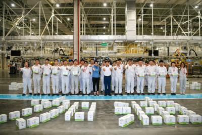 公司工会在武汉基地慰问一线员工