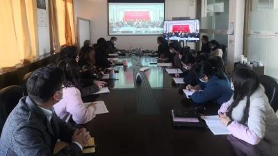 东风商用车干部员工集中收听收看十九届六中全会精神解读新闻发布会