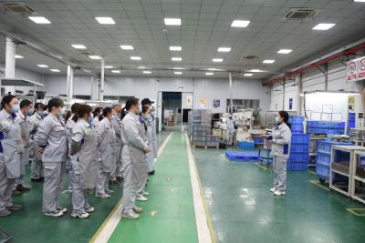 东风延锋：奋斗的冬夜很“火热”