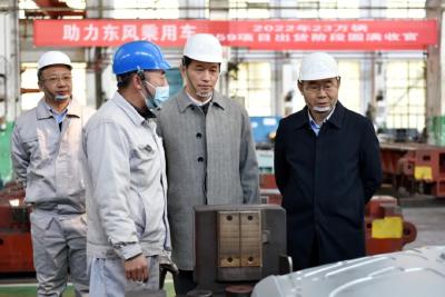 东风有限党委书记王强调研东风零部件集团
