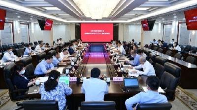 东风公司传达学习全国两会精神