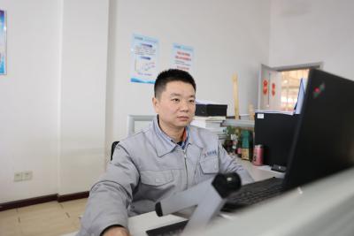 赋予生产线“灵魂”的人——记东风公司劳模、东风设备焊装事业部电气主任工程师阮崇伟