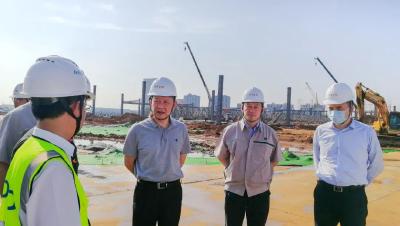 杨青在公司武汉基地开展安全生产检查