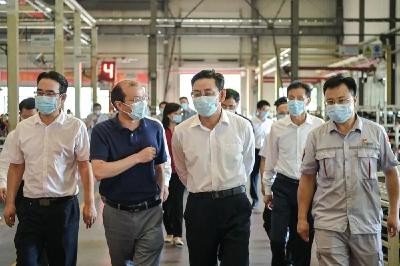 胡亚波调研东风商用车疫情防控和生产经营情况