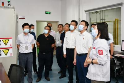 ​黄伟在东风进出口、东风汽车股份调研