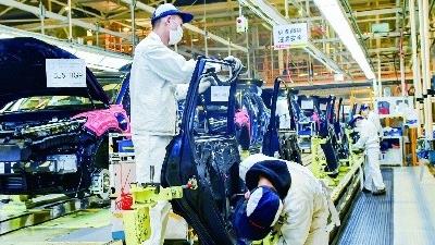 东风人2023年第一个工作日：唯有敢于拼搏者 才能冲破一切艰难险阻