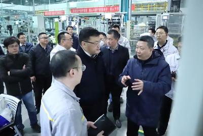尤峥在智新科技调研