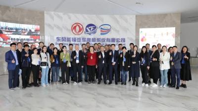 欢迎！中国纺织工业联合会专家团走进东风延锋汽车座舱系统公司