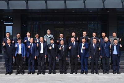 “雄安国创智能制造研究所”在十堰揭牌！雄安国创、东风悦享、东风零部件开启战略合作之旅