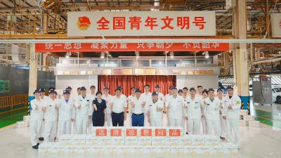 ​东风公司在武汉基地开展送清凉活动