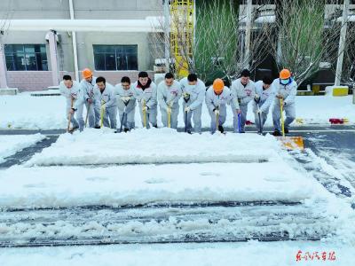 东风日产郑州工厂：除雪保生产