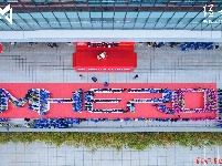 图集｜迎着风雨去战斗