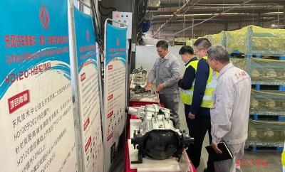 秦川集团客人到刃量具分公司参观访问