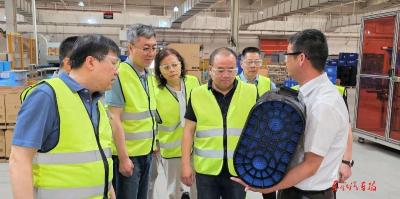 东风科技与东安动力开展交流