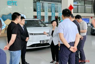 刘艳红在厦门专题调研市场营销工作