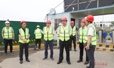 黄勇在东风一体化压铸智能工厂调研时指出：把一体化压铸产业化项目打造成精品工程