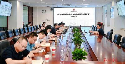 冯长军在东风特装调研