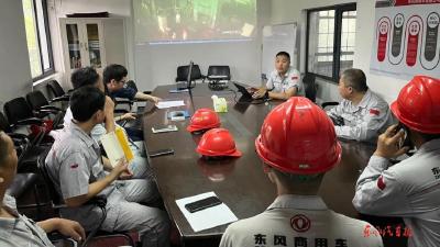 东风锻造800吨自制压床热调成功