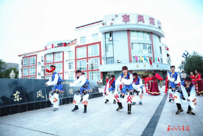 三江并流处 东风援藏情