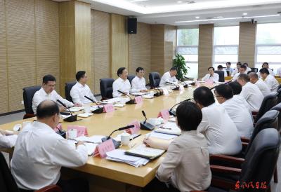 王忠林在东风汽车调研并座谈：勇立潮头 勇担使命 全力打造汽车行业龙头企业