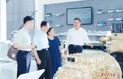 陈清泰在公司武汉十堰基地调研