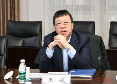 王俊在东风进出口公司调研