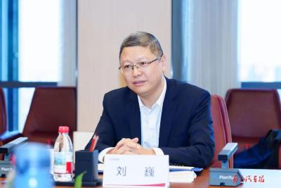 刘巍在东风汽金调研
