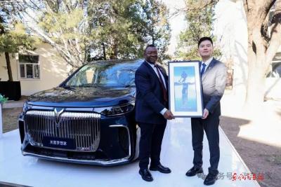 岚图梦想家成为赞比亚驻华大使馆官方工作用车