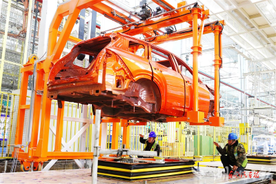 湖北日报刊发报道——锚定支点强担当 东风跃迁向未来