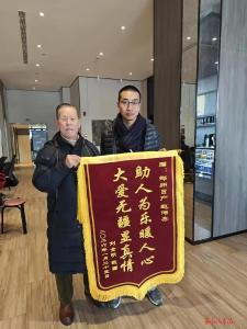 冬测路上的暖心“停车”