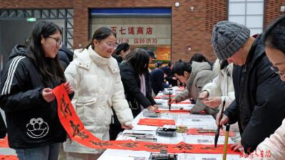 东风汽车博物馆迎新春送祝福