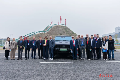 德国院士与教授代表团造访东风汽车——“东风汽车展现出体系化创新实力”