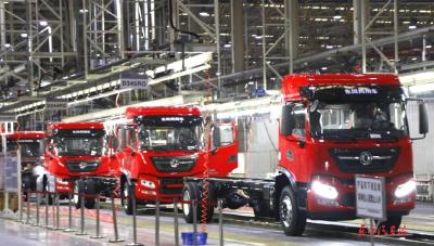 东风商用车整车工厂“党员突击队”攻坚产能瓶颈