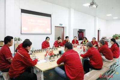 “心连心”现场解难题