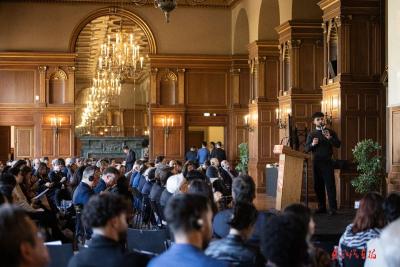 “武汉造 全球行”中欧汽车新生态合作交流会举行：东风公司与海外经销商签订千台批量订单