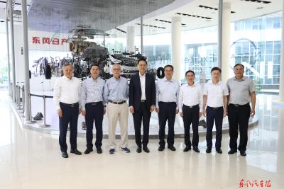 公司外部董事调研东风日产时强调：全力以赴取得“稳转拓”突破