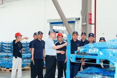 杨青在公司武汉基地开展安全检查时强调：始终把安全生产放在首要位置