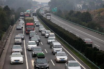 春运路上的坚守