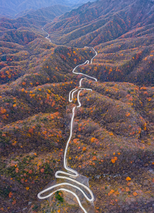 刘安：河水之深，其壤在山
