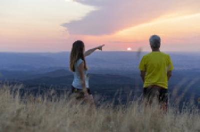 每日一读 | 站远一点，才有机会感动