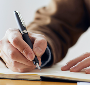 傅雷：一个人的思想是一边写一边谈出来的，借此可以刺激头脑的敏捷性，也可以训练写作的能力与速度