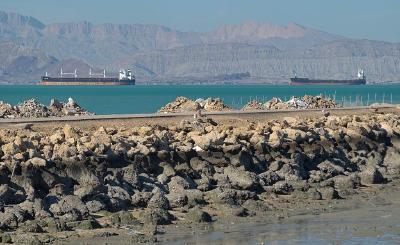 美以伊战争持续12日 霍尔木兹海峡“已成战场” 多国同意释放战略石油储备