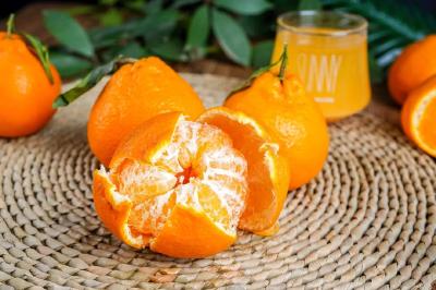 它被誉为“最善良”的春天水果，一口爆汁！吃起来真的让人更快乐……