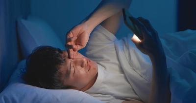 晨起后的这个动作正在毁掉眼睛，有人每天都在做